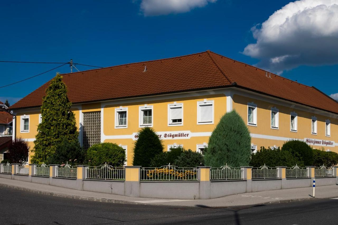 Gaestehaus Stoegmueller Asten エクステリア 写真